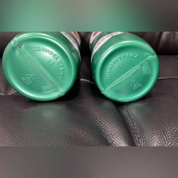 Gatorade reusable bottle 32 oz New without tags bundle of 2 - Picture 2 of 3